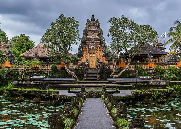 乌布皇宫 (Ubud Palace)