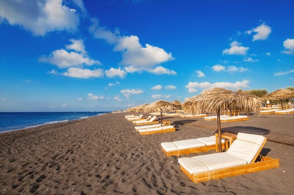 佩里沃罗海滩(Perívolos Beach)