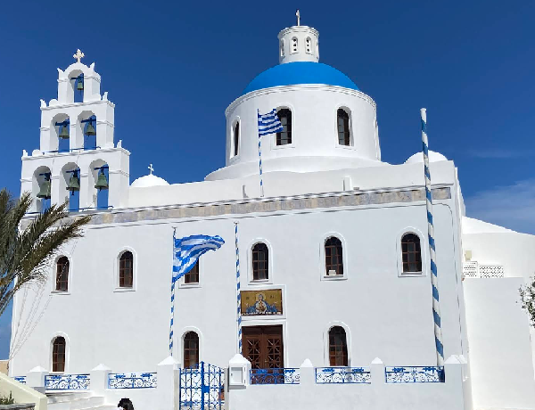 伊亚蓝顶教堂(Blue Domed Churches of Oia, Santorini)