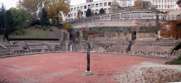 三高卢圆形剧场(Amphithéâtre des Trois Gaules)