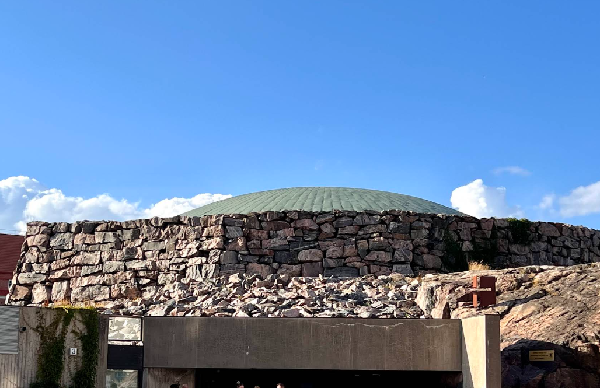 圣殿广场教堂 (Temppeliaukio Church)