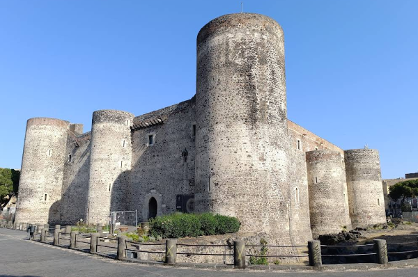 乌尔斯诺城堡(Castello Ursino)