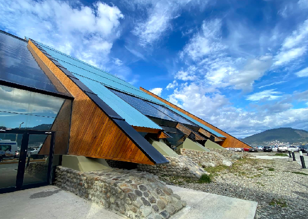 乌斯怀亚国际机场(Aeropuerto Internacional de Ushuaia Malvinas Argentinas)