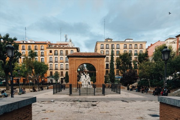 五月二日公园 (Plaza del Dos de Mayo)