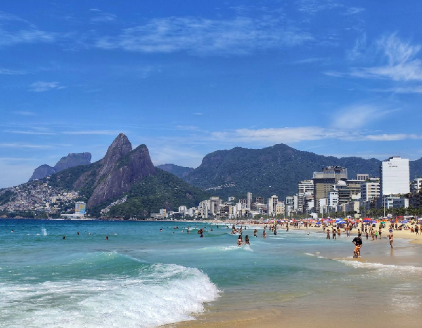 伊帕内马海滩(Ipanema Beach)