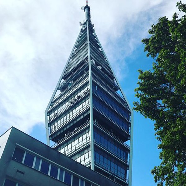 卡姆济库电视塔(Kamzík TV Tower)