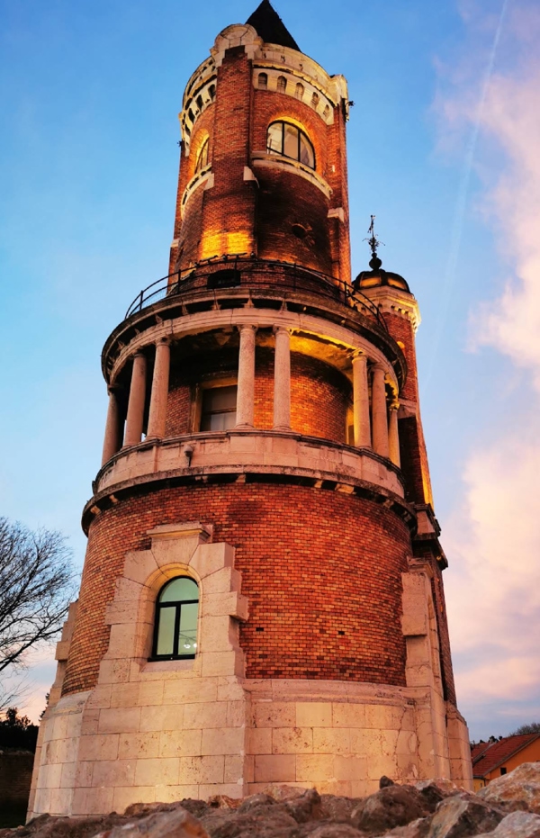 加尔多什塔(Gardoš Tower)