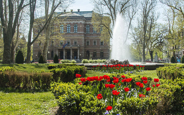 兹林耶瓦茨公园(Zrinjevac Park)