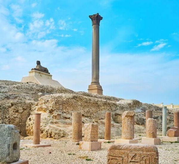 亚历山大庞培柱(Pompeys Pillar)