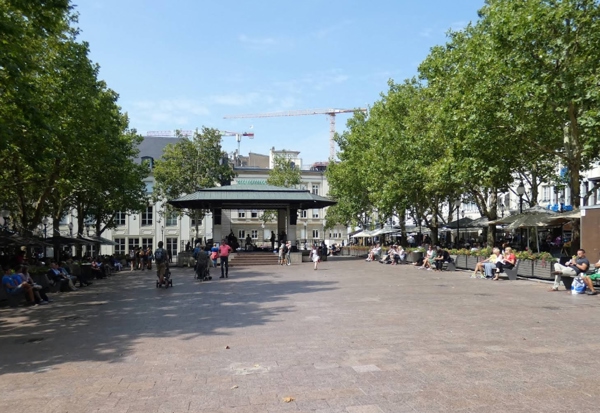卢森堡兵器广场(Place d Armes)