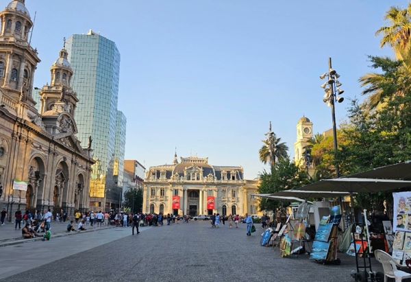 圣地亚哥兵器广场(Plaza de Armas de Santiago)