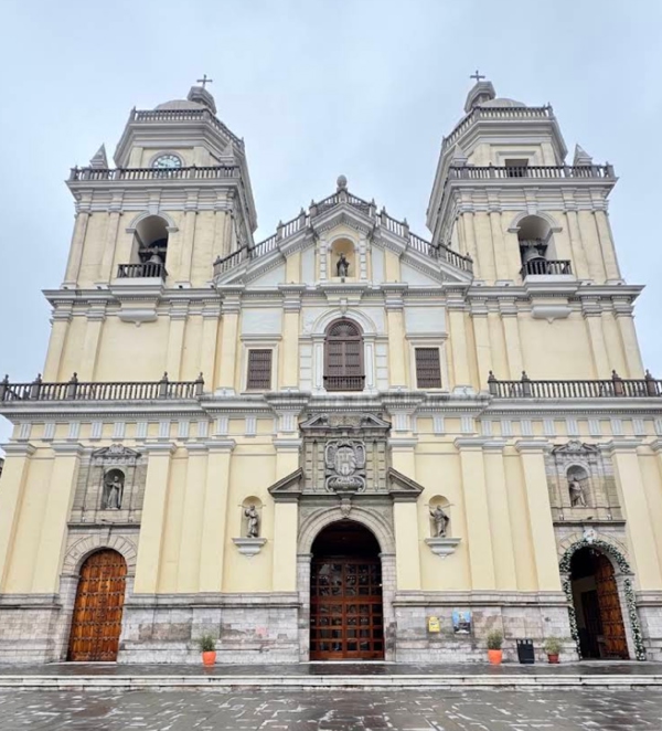 利马圣伯多禄圣殿修院(Santuario Arquidiocesano del Corazón de Jesús - San Pedro)