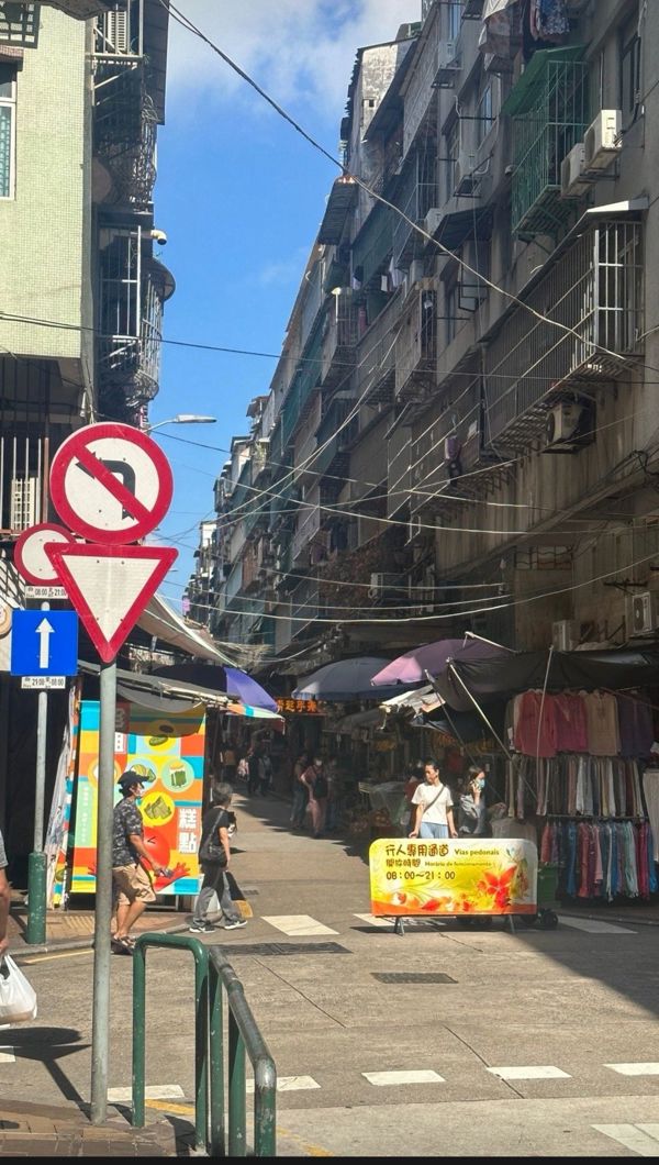 义字街 (Igreja Street)