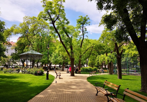 匈雅提广场(Hunyadi tér)