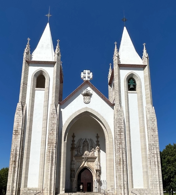 圣孔德斯塔布尔教堂(Church of the Saint Condestable)