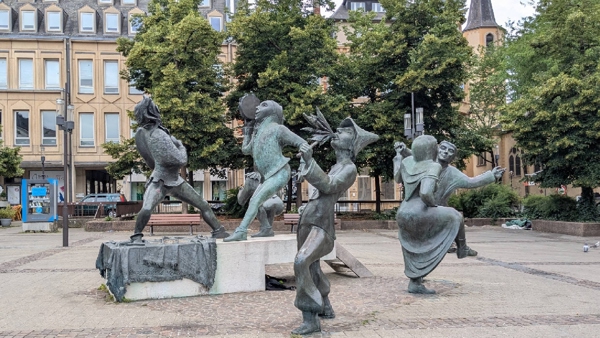 卢森堡剧院广场(Place du Théâtre)