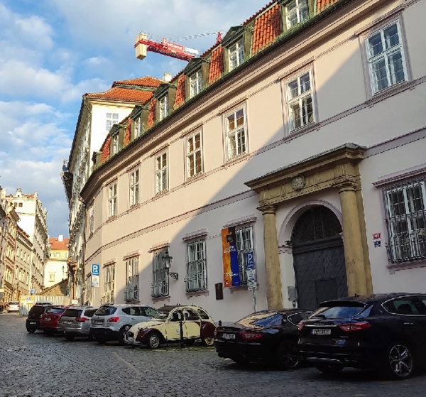 哈蒂格宫(Hartigovský palác)