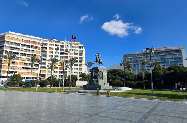 伊兹密尔共和国广场(Cumhuriyet Meydanı)