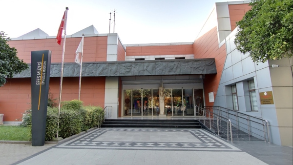 以弗所考古博物馆(Efes Arkeoloji Müzesi)