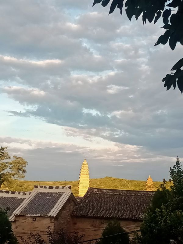 三圣瑞现塔(Sansheng Ruixian Pagoda)